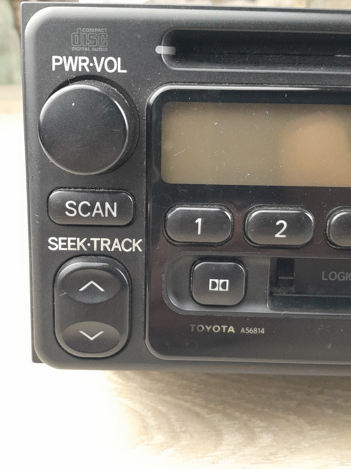 Toyota OEM AM FM CD Cassette Radio 86120-2B680 Face A56814 UNTESTED w/Brackets