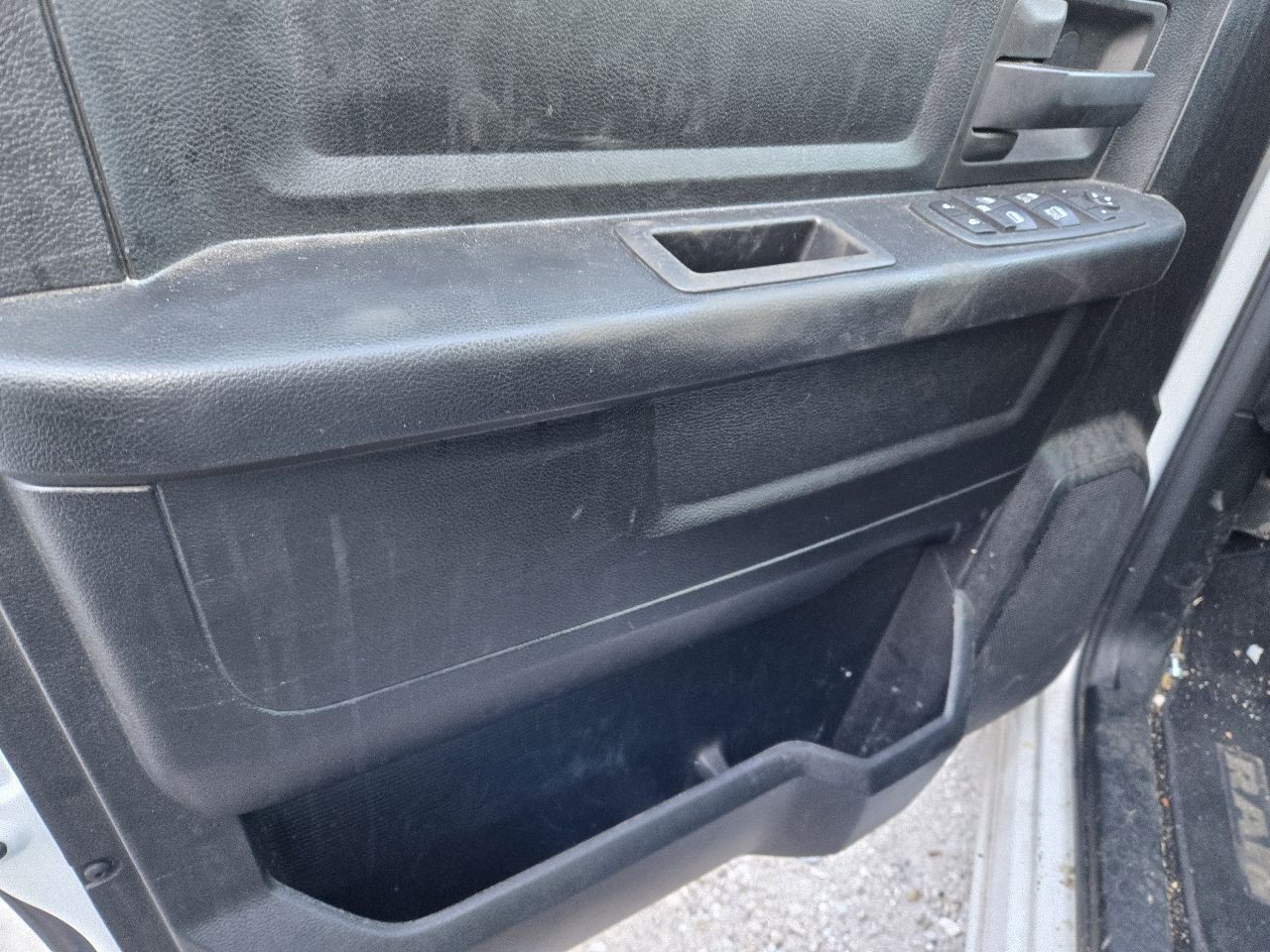 2018-2020 Dodge RAM 1500 Radio 5.0′ Display and Receiver w/Uconnect w/Sirius