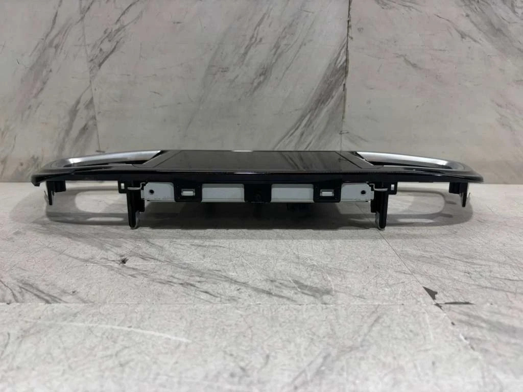2018-2020 Chrysler Pacifica Radio Information Display Screen Panel 68316174AB