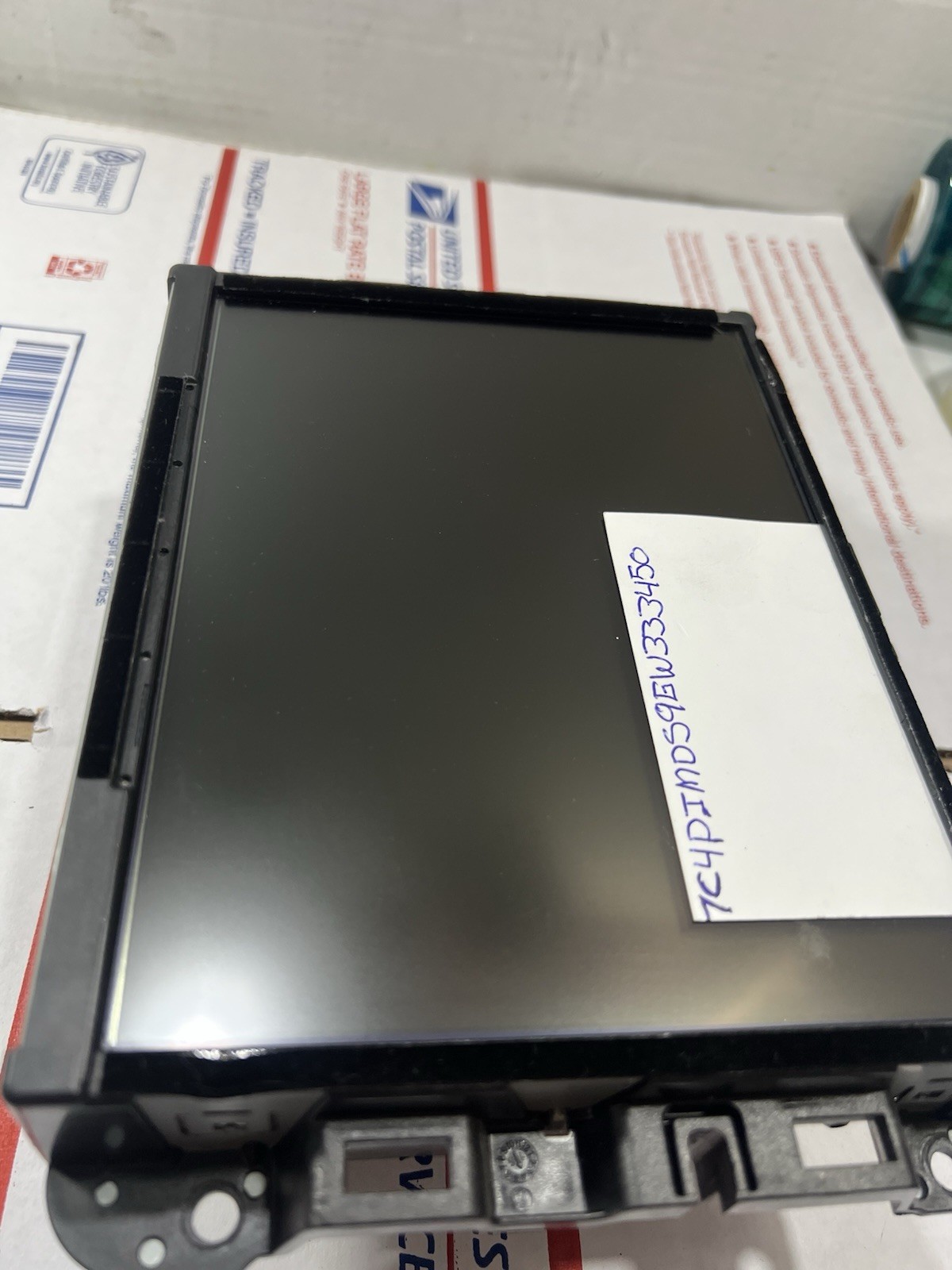 UConnect Radio 8.4″ VP4 3C Nav Display and Receiver 2016 Ram 1500 68258671AH