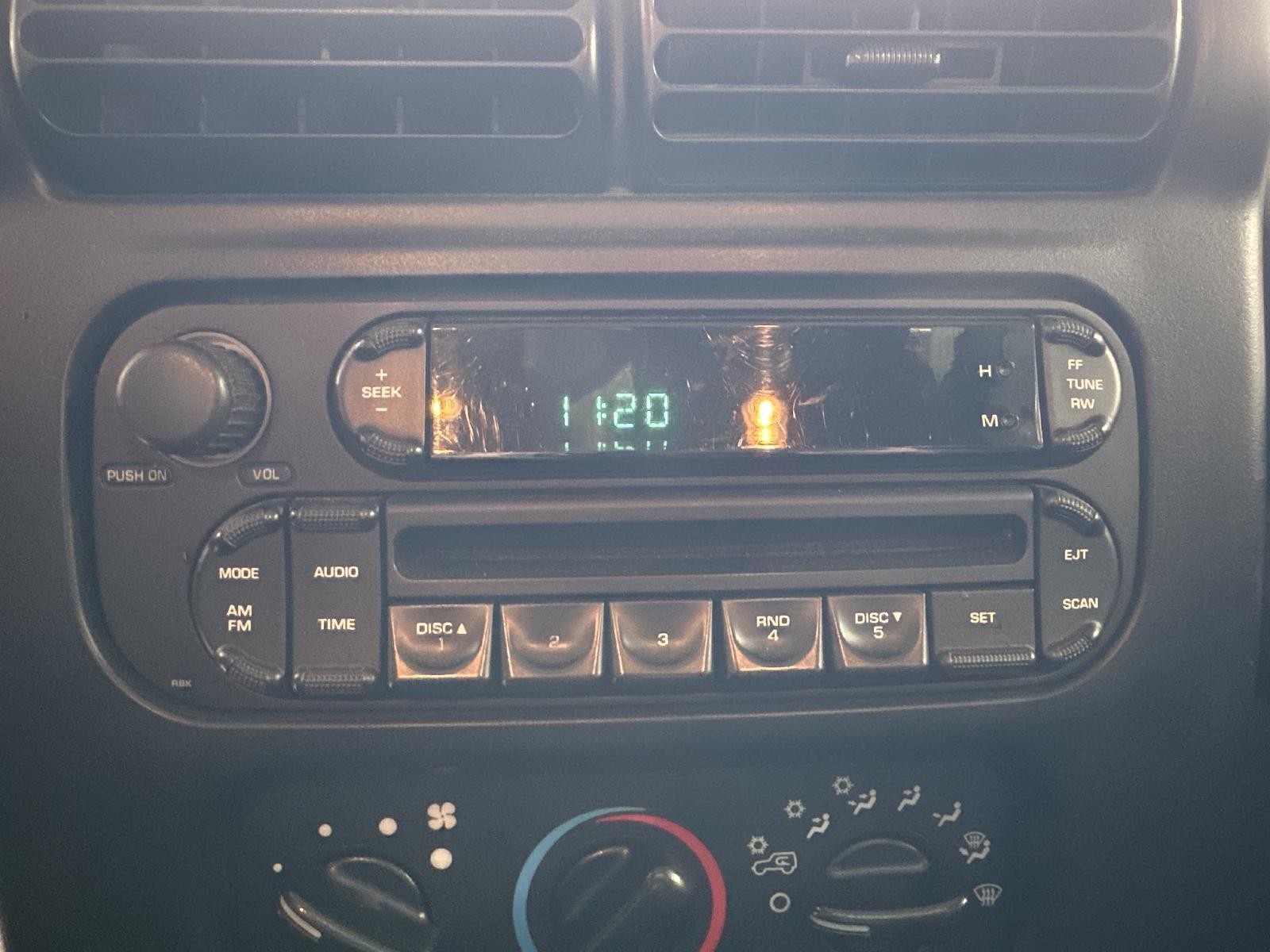 02-06 Jeep Wrangler Radio Receiver AM-FM-CD Player **May Need Programming**