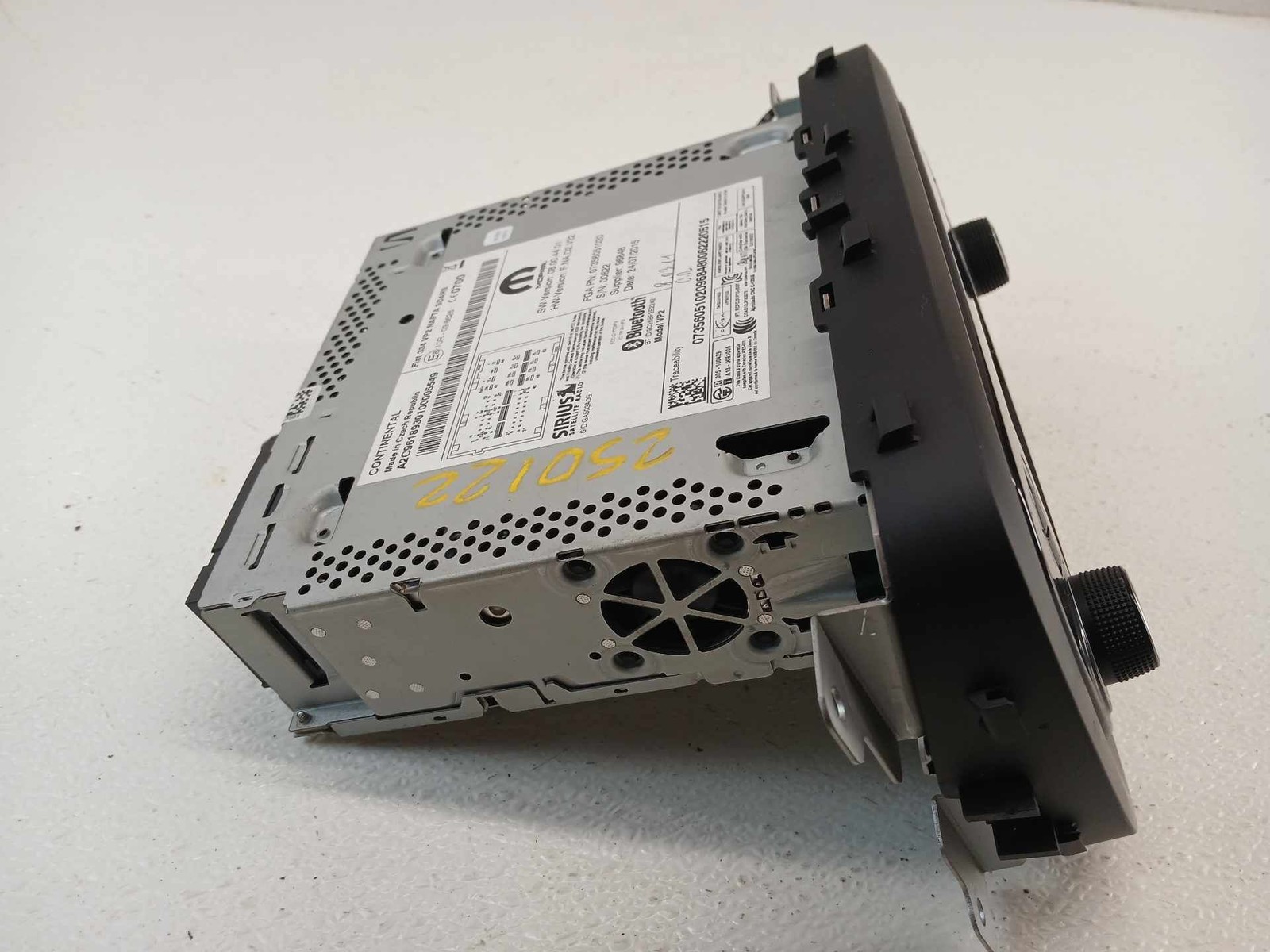 16 17 Fiat 500 Radio 4 Dr X Mdl 5.0′ Touchscreen Opt RA2 *May Need Programming*