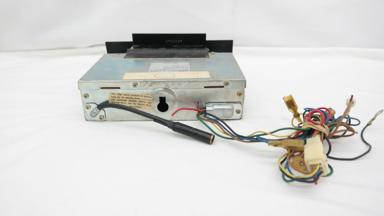 Vintage A-R-A Car Radio AM Push button Model 6703100 12 Volt Negative Ground TF