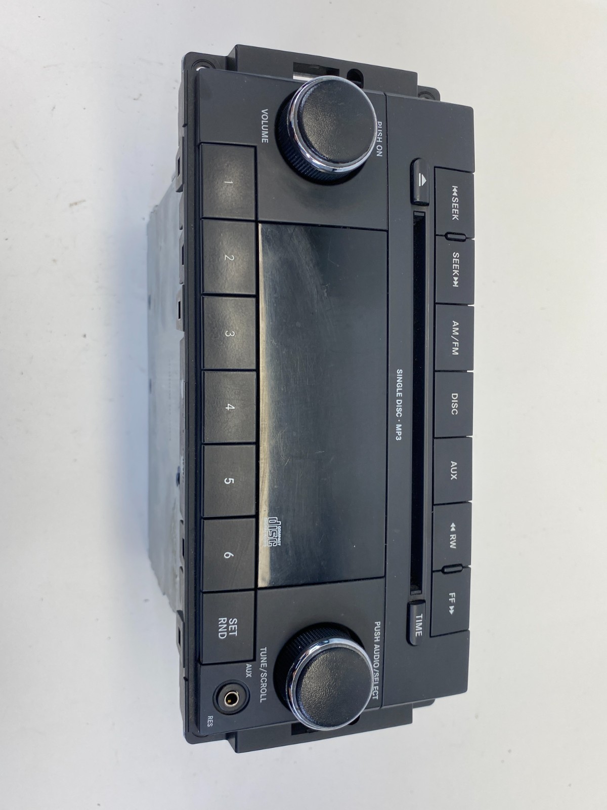 2010 CHRYSLER 300 DODGE RAM AM FM CD PLAYER AUX RADIO RECEIVER P05091111AC OEM
