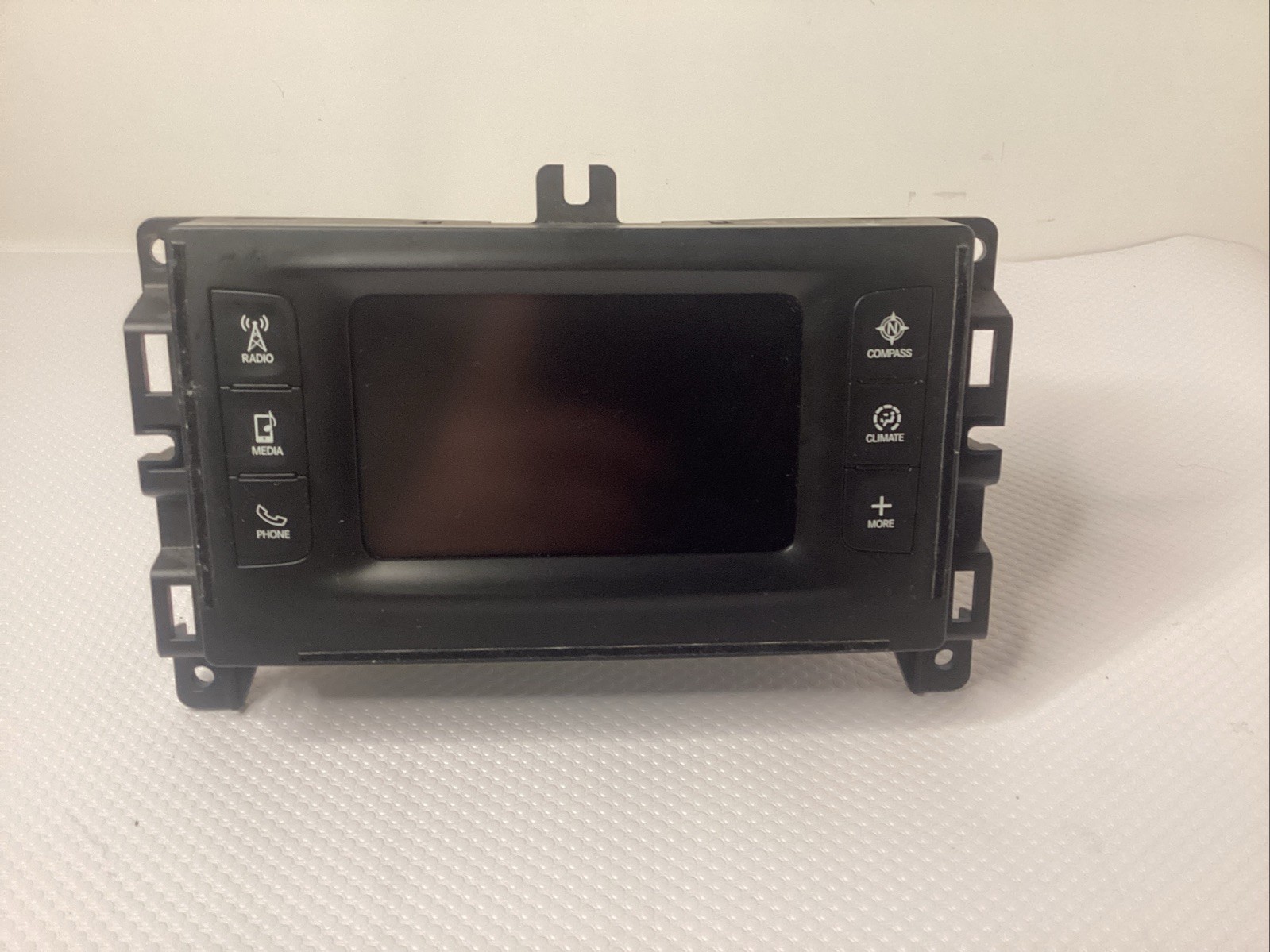 2016-2017 Chrysler 200 Radio Display Screen Monitor P68237070AD