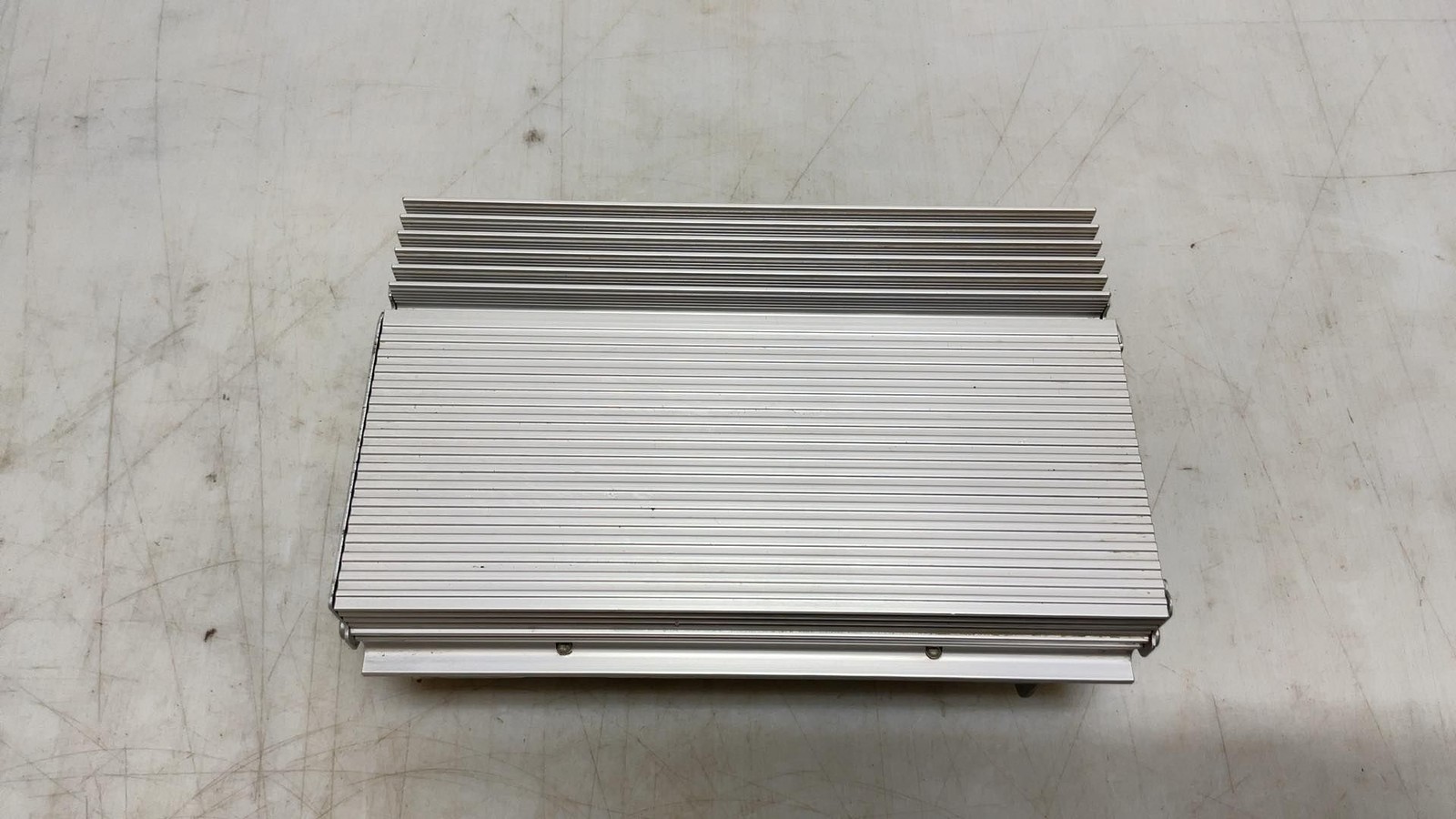 Jeep Wrangler JK OEM Infinity Premium Amp Amplifier 05064140AG 2007-2010 175946