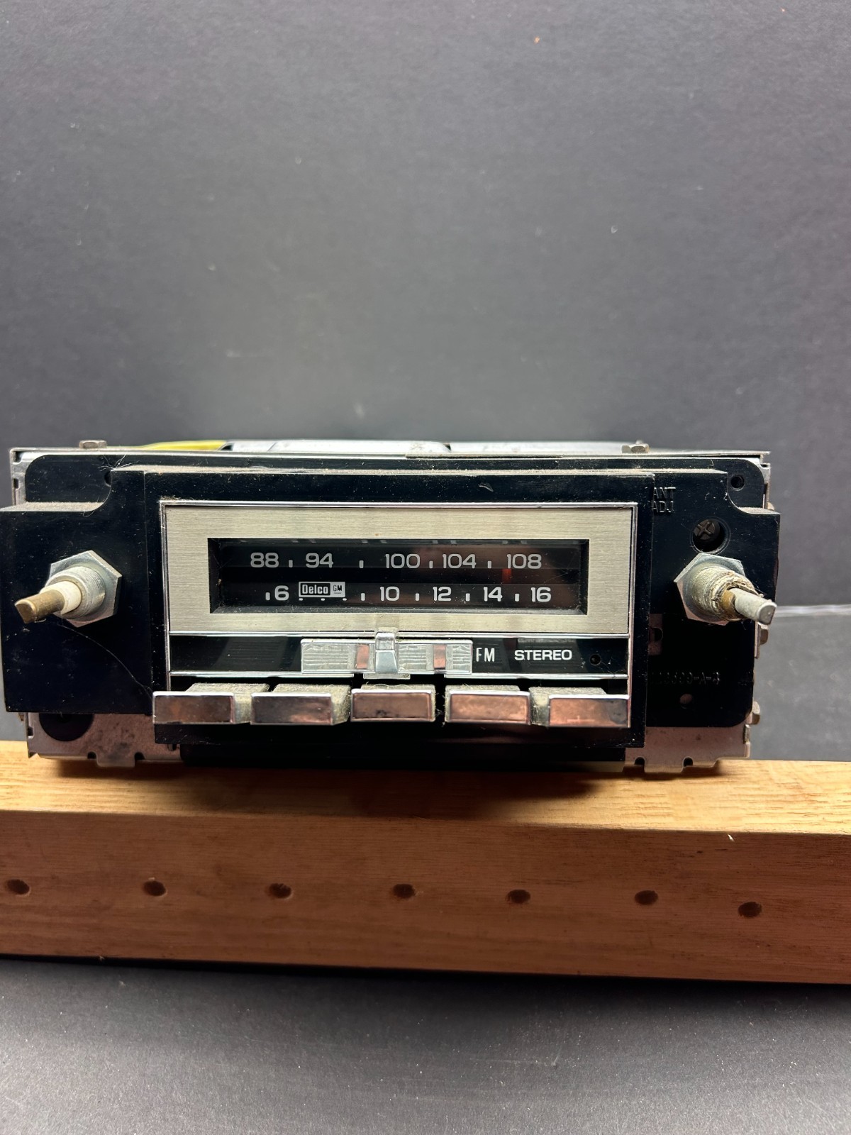 1984 GM G-Body AM/FM radio (Condition unknown sold as is)