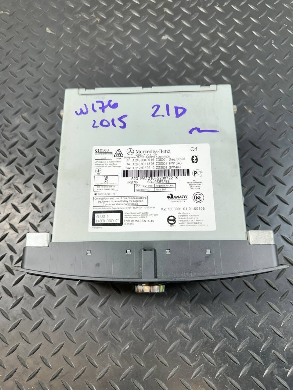 MERCEDES A CLASS W176 STEREO MUSIC CD DVD PLAYER UNIT A2469000516
