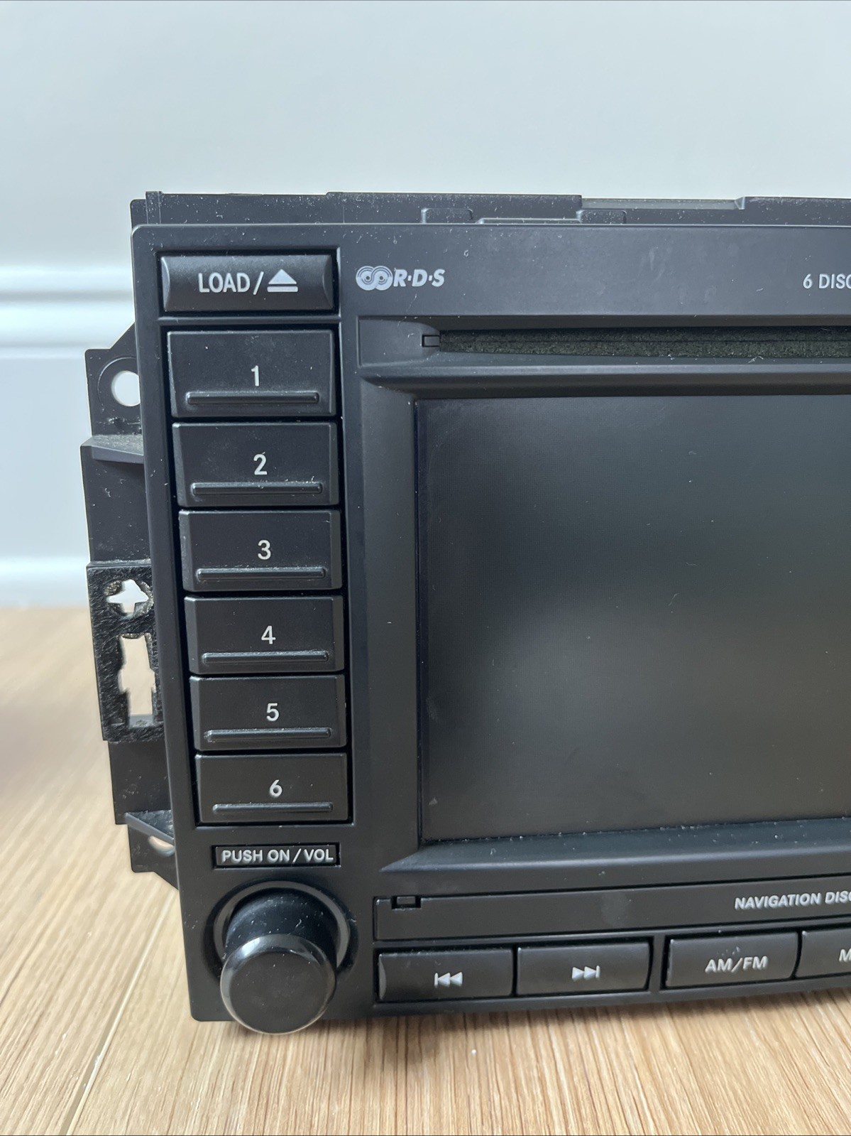 Chrysler Navigation CD MP3 Player Made In Japan In Dec. 2004 Part # P56038646AL
