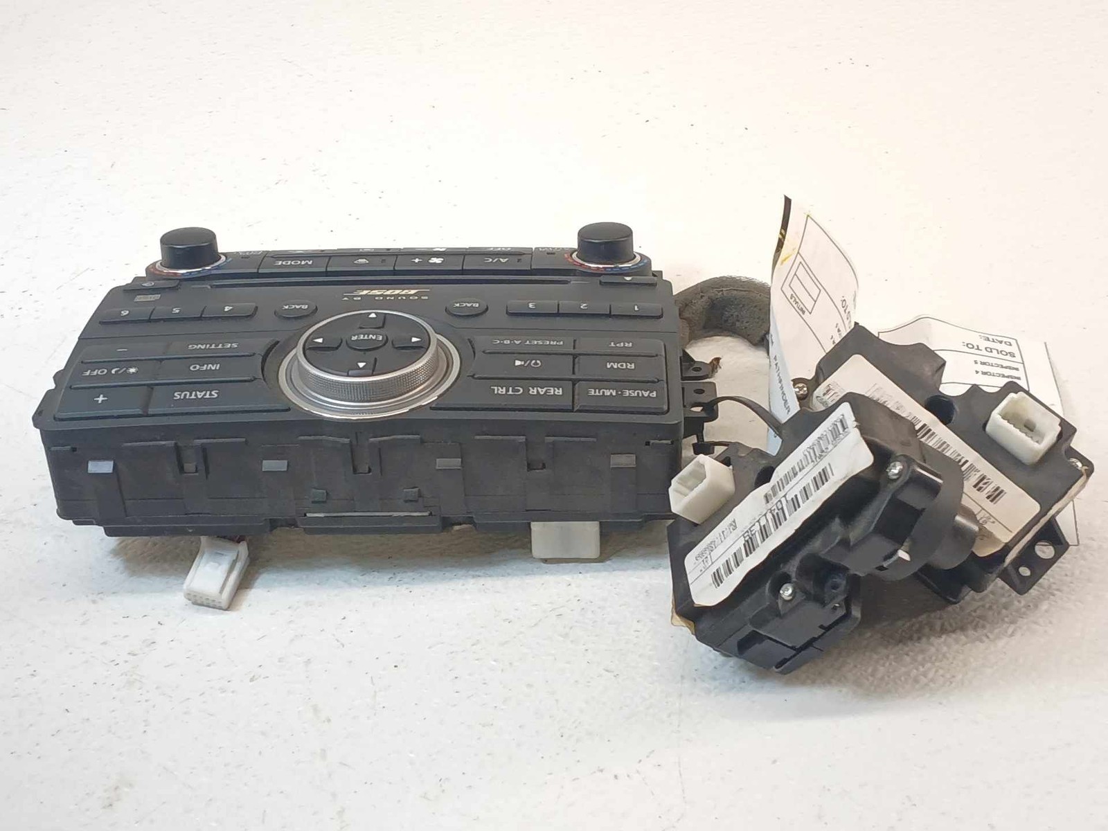 06-12 Nissan Pathfinder Audio & Control Display Screen *May Need Programming*