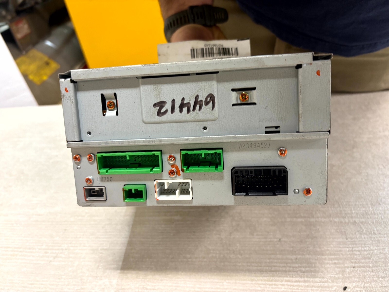 Genuine OEM Acura 39100S3VA640 AM FM Radio 6 Disc Player Navigation For 2006 MDX