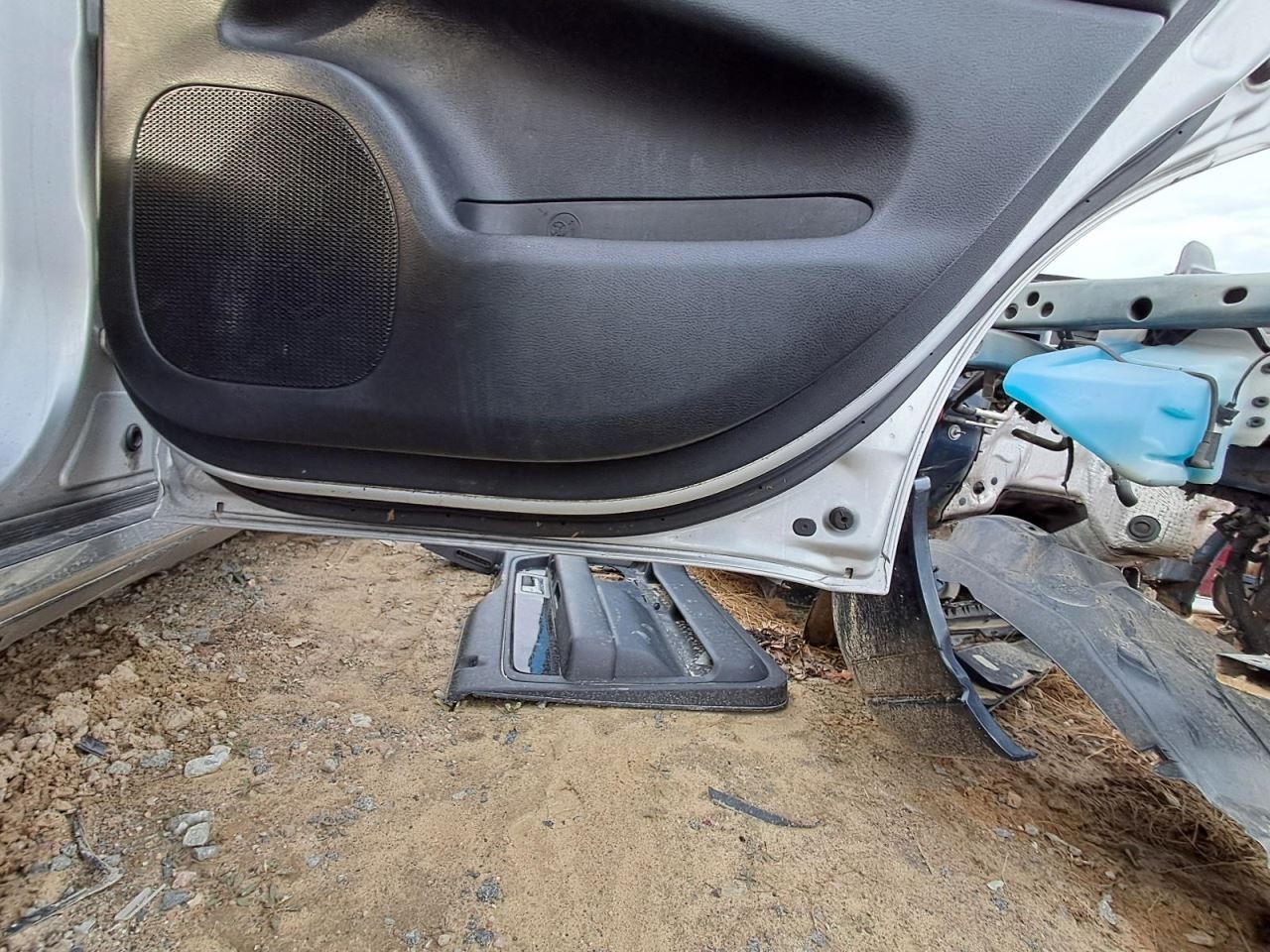 Audio Equipment Radio Receiver Face Plate ID Rhb Fits 11-13 DURANGO 2798447