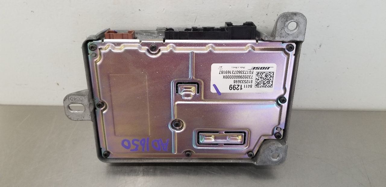 18 GMC SIERRA DENALI 1500 RADIO AUDIO AMPLIFIER 84111299
