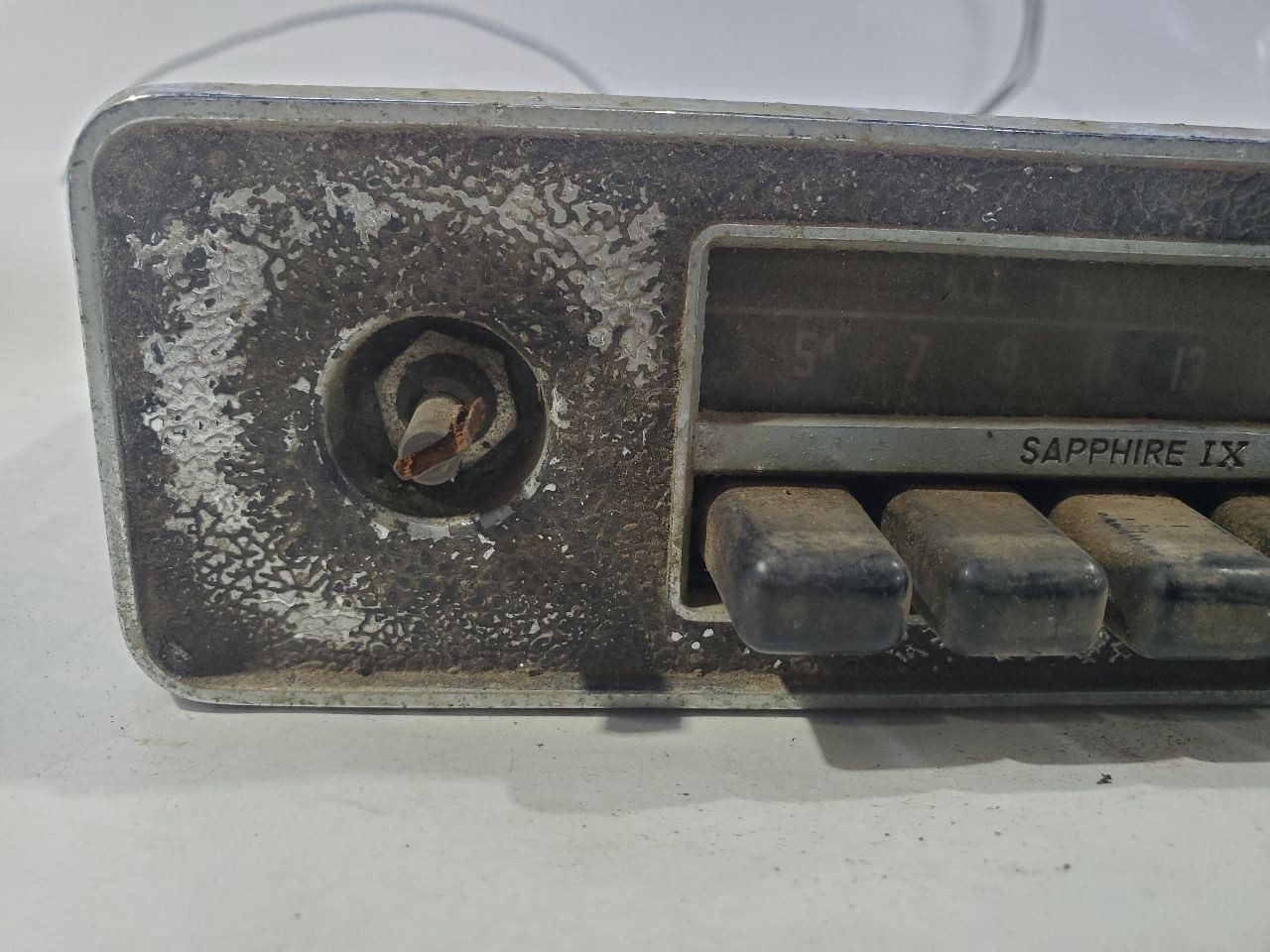 1968 1970 Volkswagen Beetle OEM Sapphire IX Not Tested Radio Sold As Is