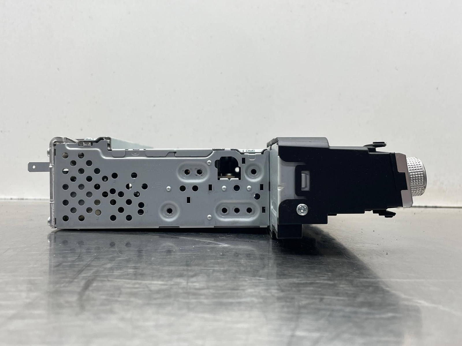2019 Genesis G70 OEM AM/FM Radio Receiver Navigation Unit 96160-G9140VCA 20 21
