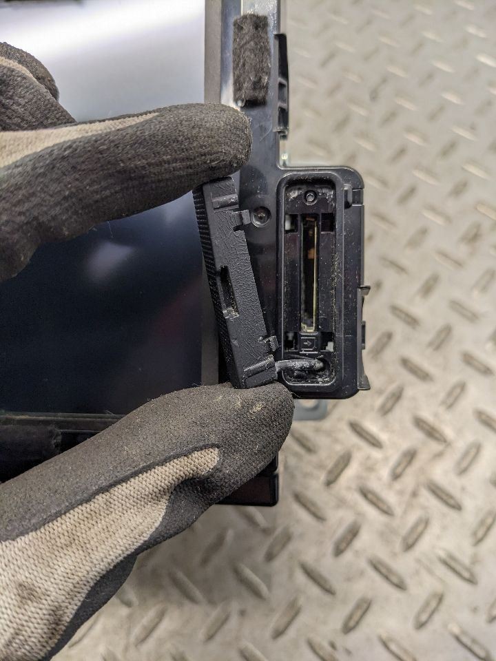 Audio Equipment Radio Receiver US Market Fits 16-18 OPTIMA 1194875