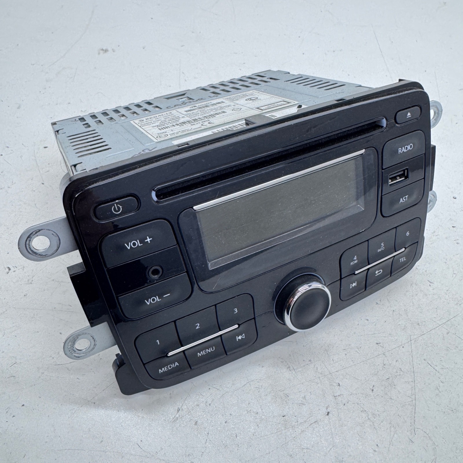 RENAULT CAPTUR MK1 STEREO HEAD UNIT 281155590R RADIO CD PLAYER AUDIO 13-17