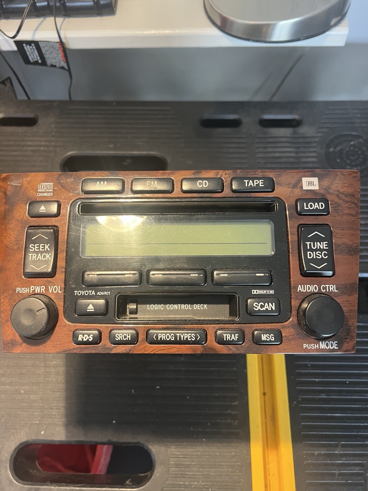 2004 Toyota Avalon Stereo/CD stuck inside. Includes iPhone interface.