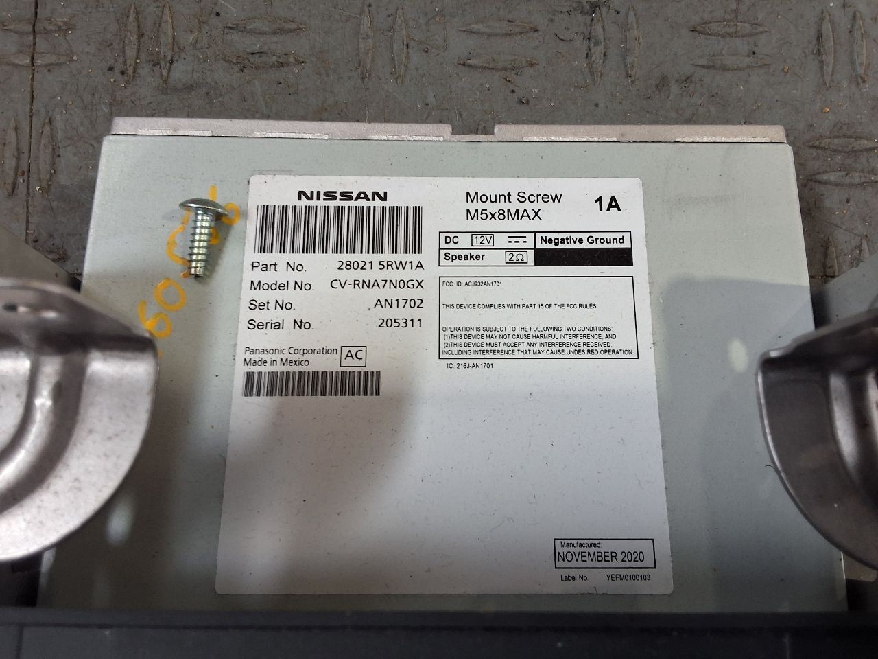 2018-2020 Nissan Kicks S Radio Display and Receiver