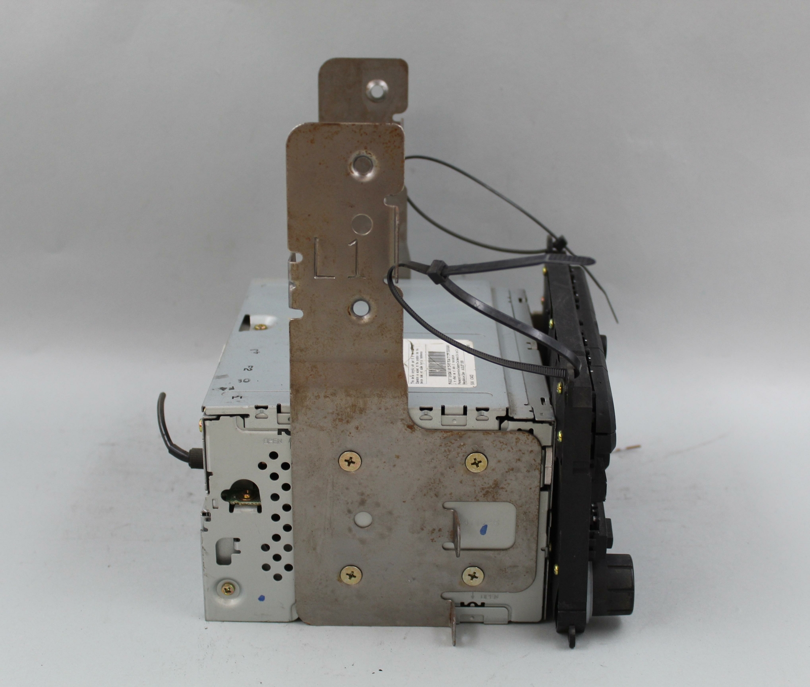 2005 2006 NISSAN ALTIMA AM/FM RADIO CD PLAYER RECEIVER 28185ZB30A OEM