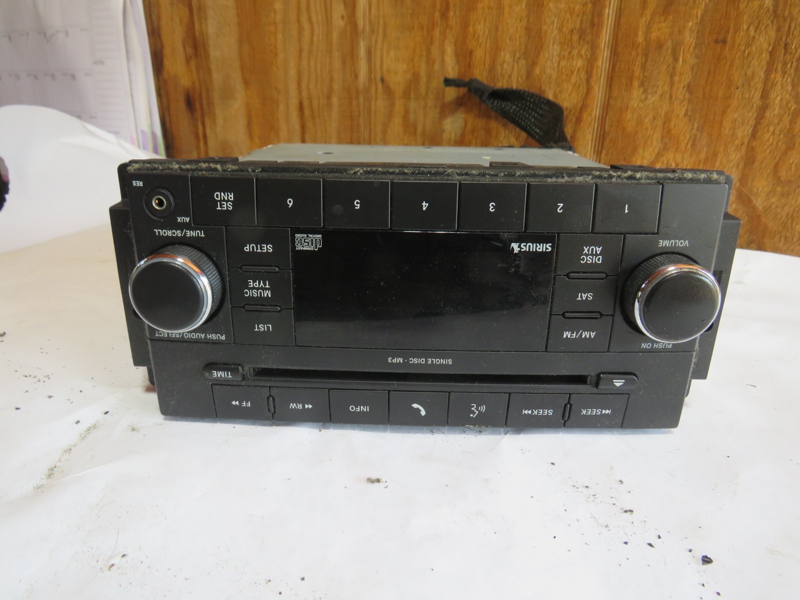 08 DODGE CHARGER AM FM CD PLAYER RADIO