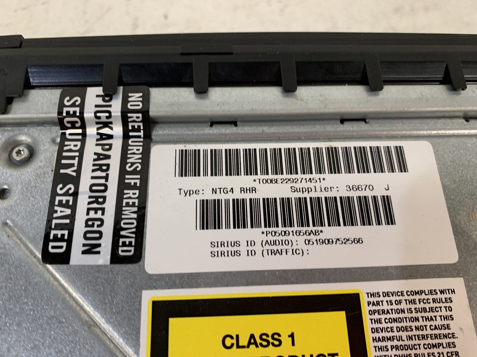 2013-2014 Dodge Challenger RHR GPS navigation radio stereo AUX HDD MP3 P05091656