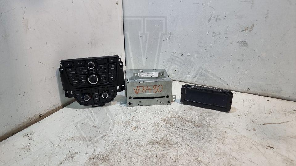 Vauxhall Astra J Radio Stereo & Control Panel & Display 2012 MK6 13267984