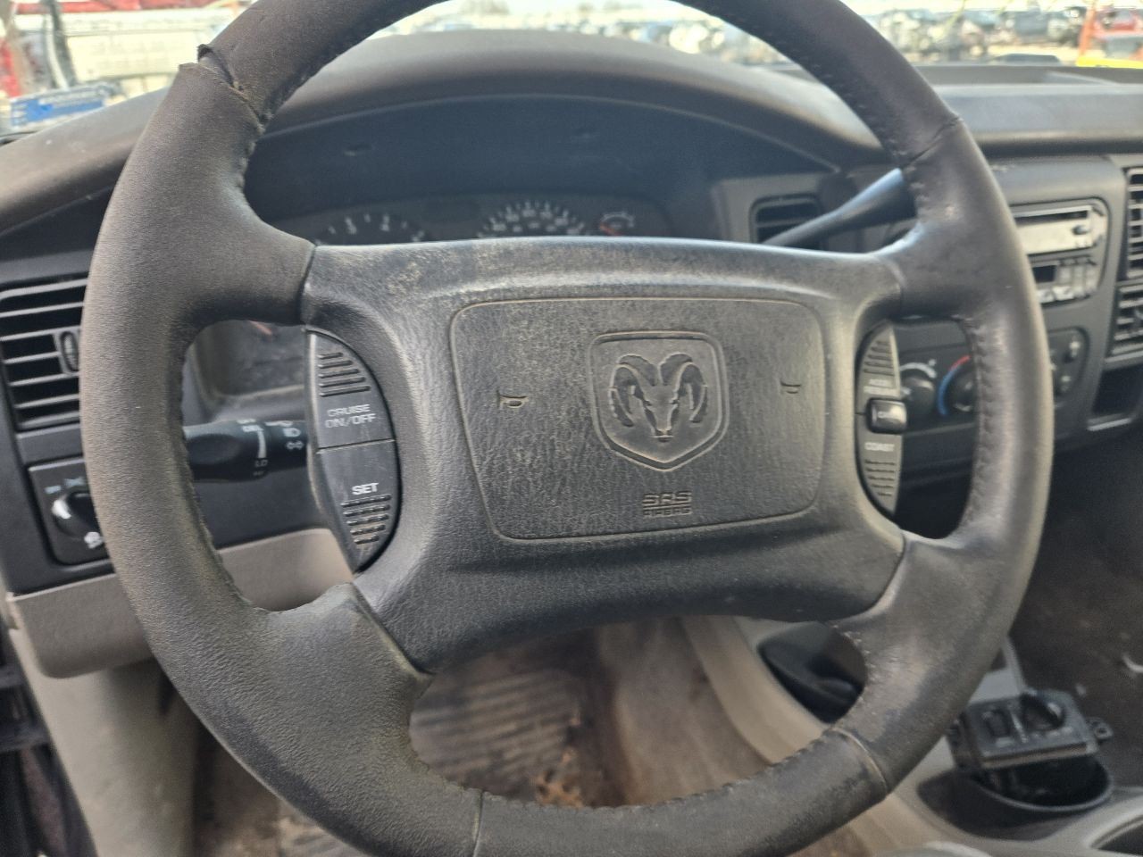 2002-2004 Dodge Dakota Radio Receiver w/CD Player Face Plate ID RAZ
