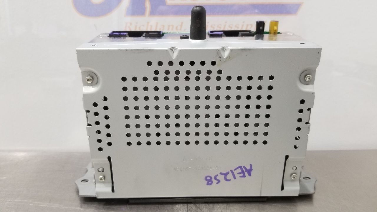 16 FORD F250SD LARIAT RADIO AUDIO RECEIVER 8″ SCREEN EC3T19C107CG