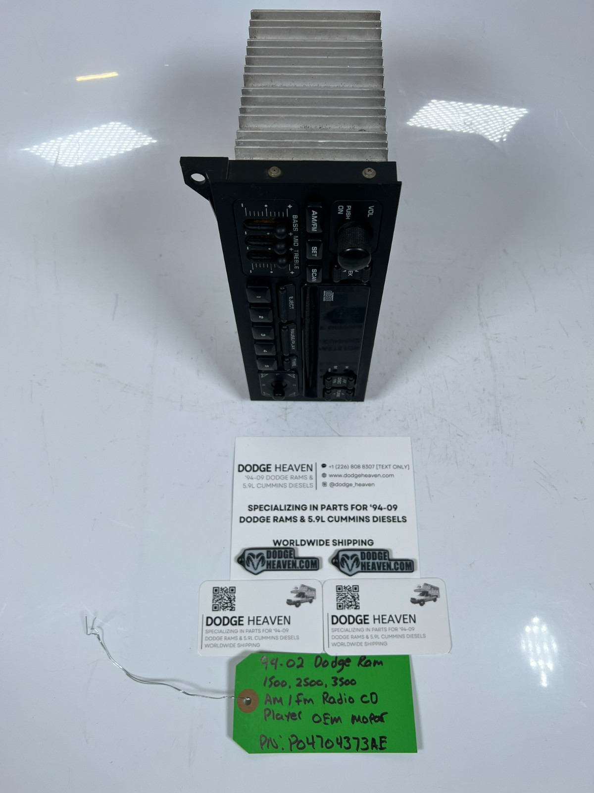 OEM Mopar 1994-2002 Dodge Ram AM / FM Radio CD Player P04704373AE