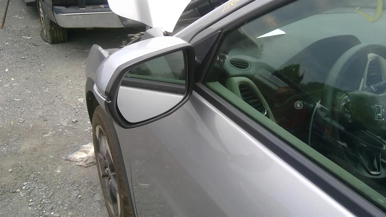 Audio Equipment Radio US Market Display And Receiver EX Fits 18 HR-V 2165754
