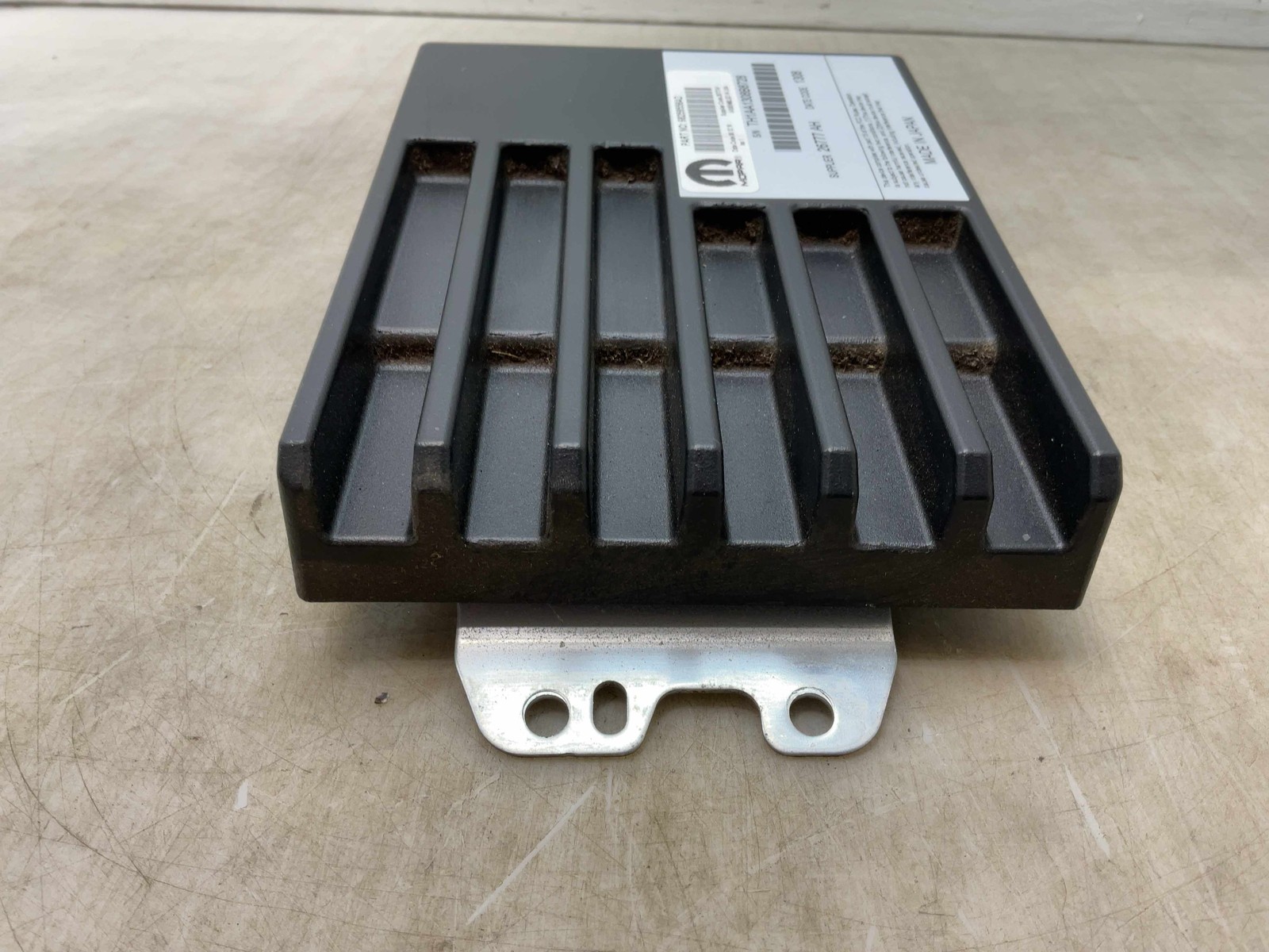 Jeep Wrangler JL OEM Factory Premium Sound Alpine Amplifier 2018-2024 178638