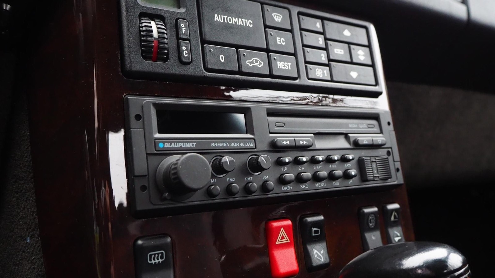 BLAUPUNKT BREMEN SQR 46 DAB / RETRO SINGLE DIN CAR RADIO W/ BLUETOOTH, USB, DAB+