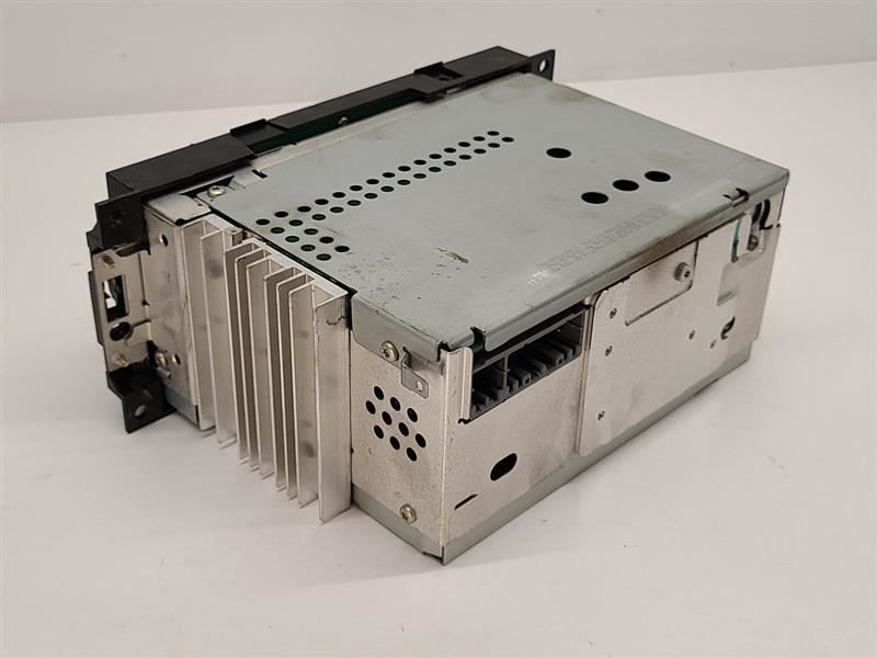 2005-07 DAKOTA Audio Equipment Radio Receiver Radio AM FM CD Player 05064173AI