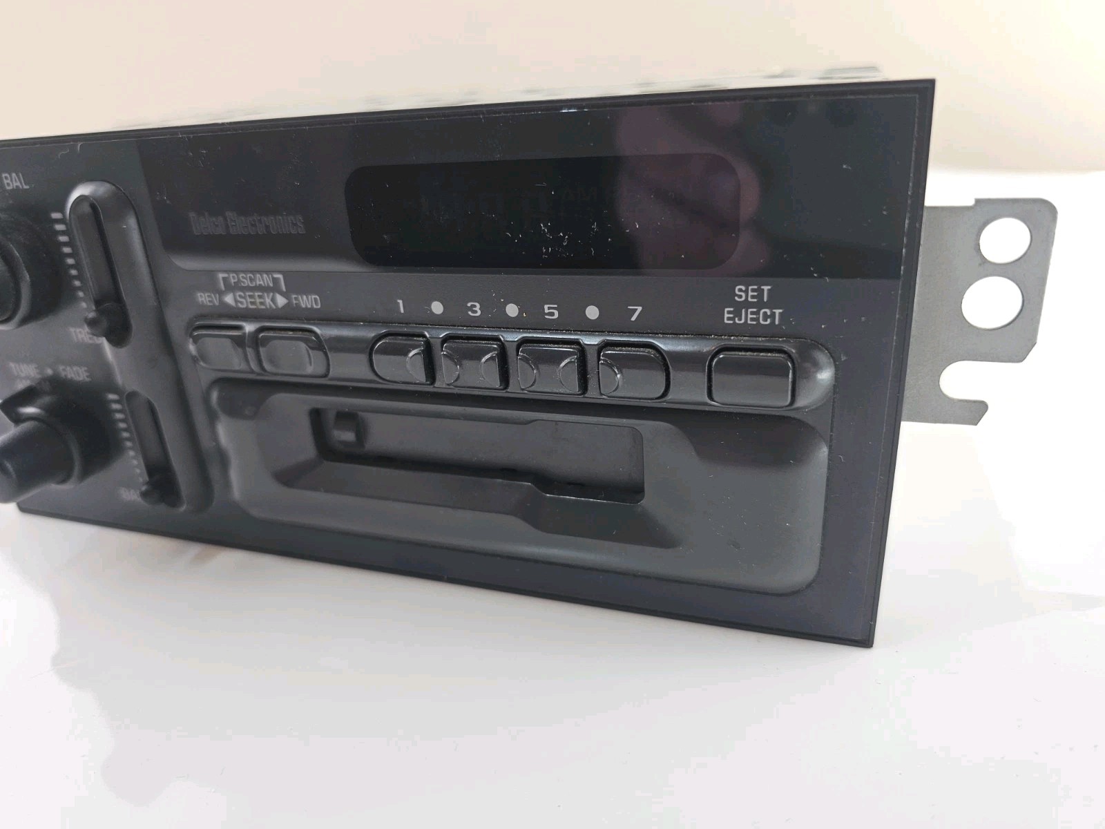 Delco Stereo Radio AM FM Cassette 16195161 Fits 95-99 Chevrolet Cavalier + Other