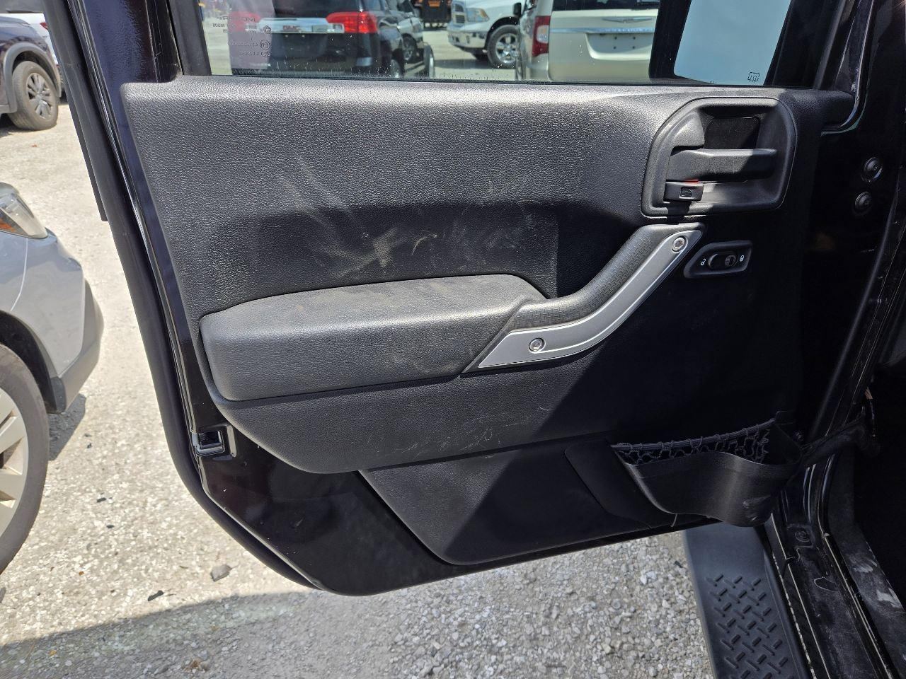 2012 Jeep Wrangler Radio Receiver w/Navigation w/ Satellite Radio