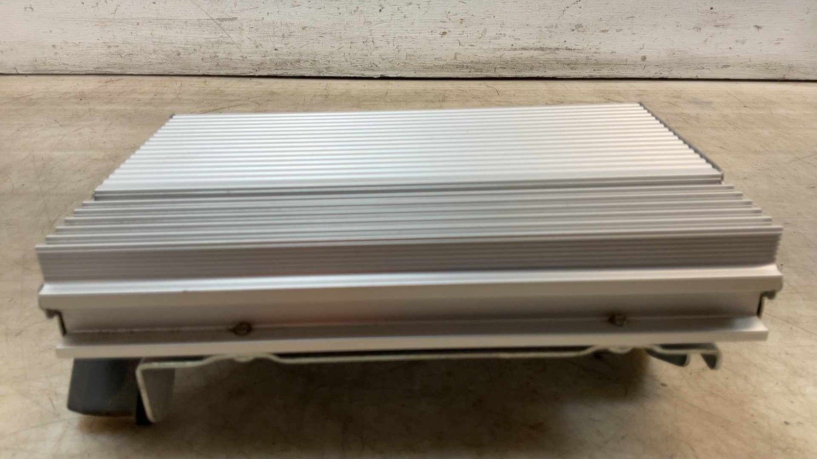 Jeep Wrangler JK OEM Infinity Premium Amp Amplifier 05064140AJ 2007-2010 177796