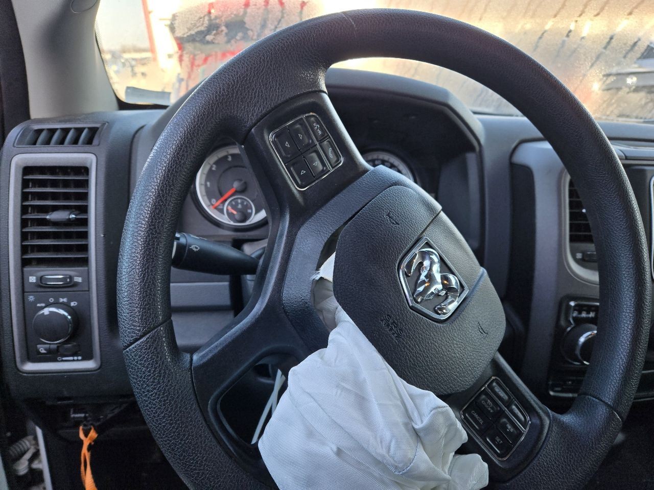 2018-2020 Dodge RAM 1500 Radio 5.0′ Display and Receiver w/Uconnect w/Sirius