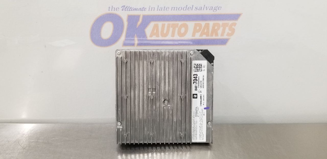 20 GMC SIERRA 2500 RADIO AUDIO RECEIVER 84817043