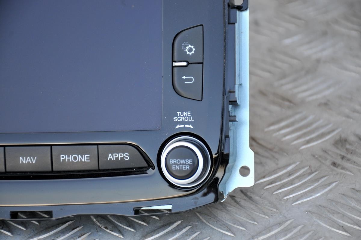 Alfa Romeo Giulietta facelift navigation / DAB / head unit VP4 156138522 + code
