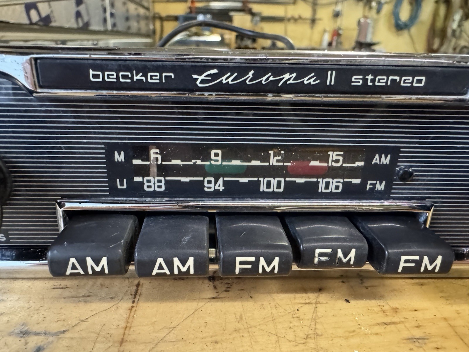 Vintage Mercedes BECKER EUROPA II 2 Stereo 5 button AM/FM Car Radio W123 R107