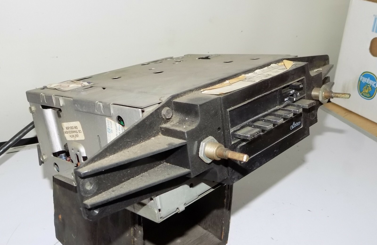 79 80 81 82 Cadillac Delco ETR DIGITAL DISPLAY AM/FM CB Radio STEREO