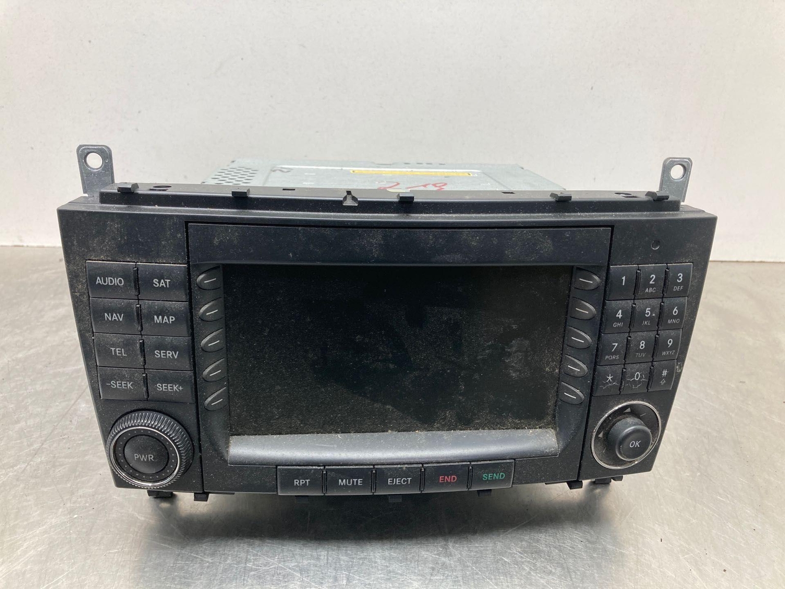 2007 MERCEDES C280 OEM AM/FM RADIO RECEIVER CD PLAYER NAVIGATION UNIT 2038705489