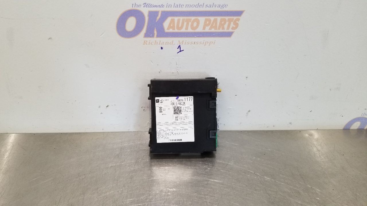 18 CHEVY CAMARO RADIO AUDIO RECEIVER 84361177