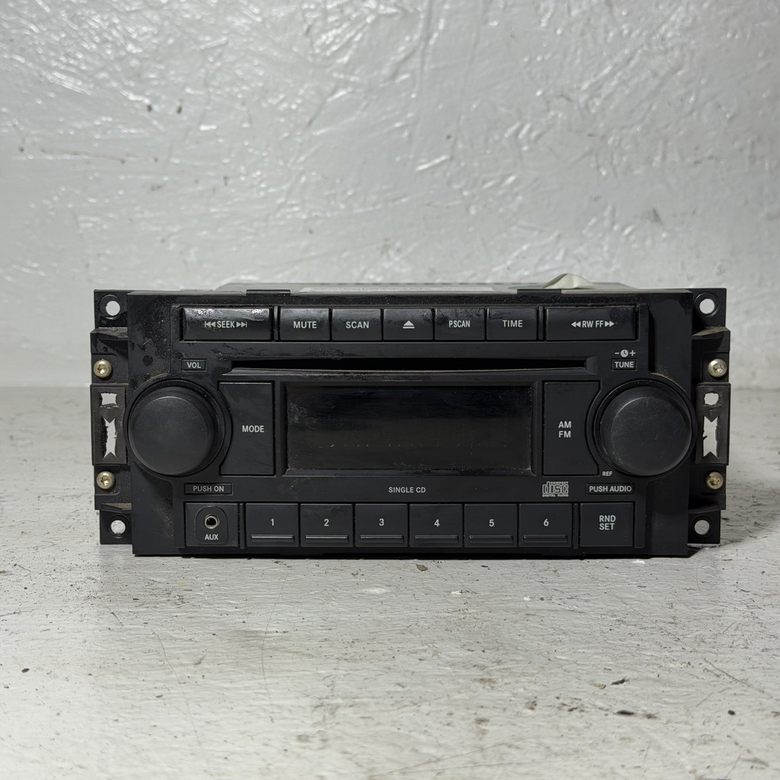 2006 2007 2008 Dodge Ram 3500 Truck Factory Radio MP3 CD Player P05064173AK OEM