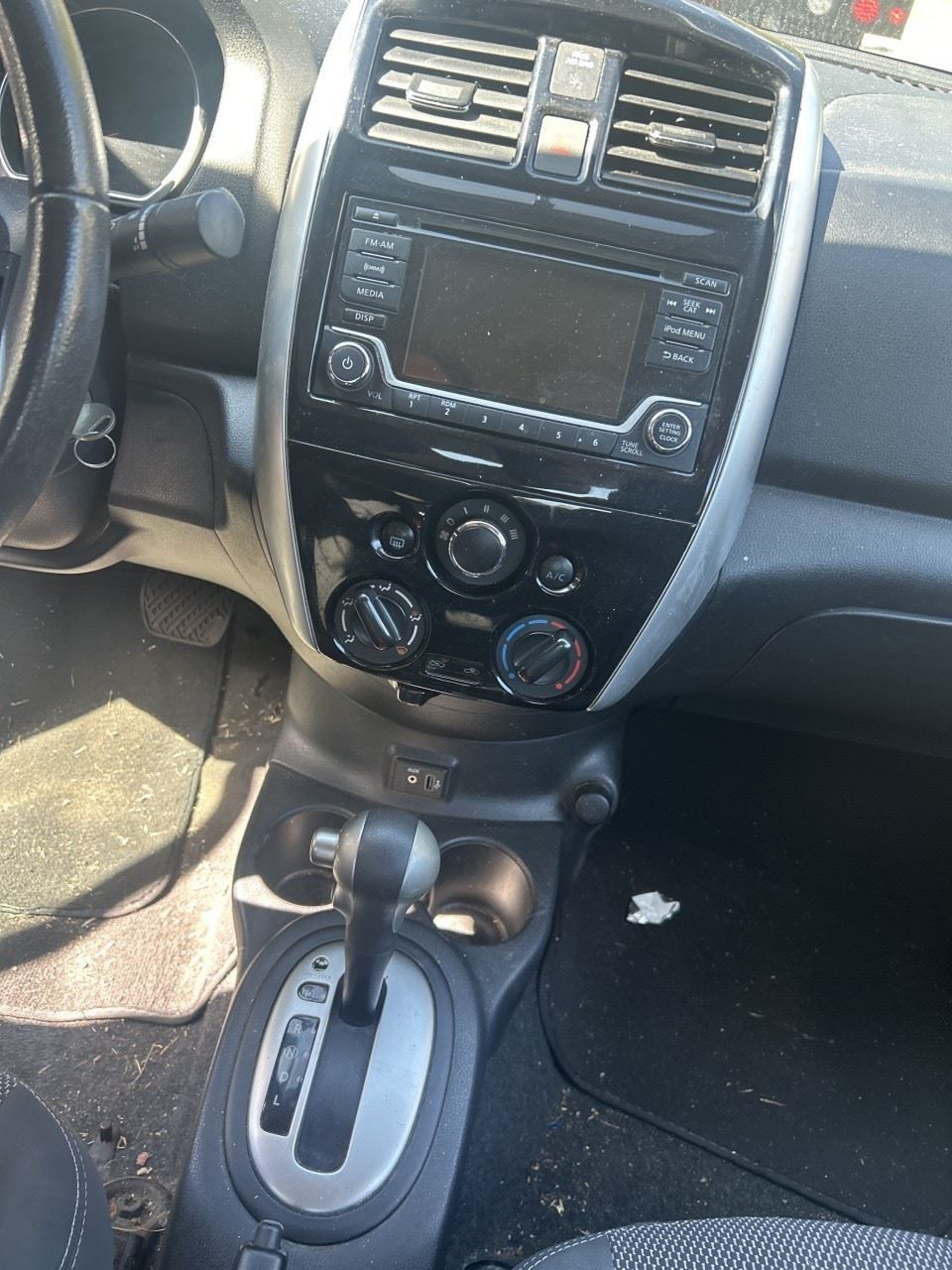 2016-2018 Nissan Versa Radio AM FM CD-receiver Sedan Stereo Receiver OEM 1397702