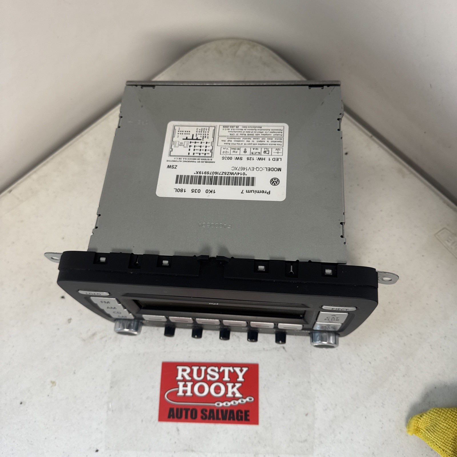 2009 Volkswagen JETTA RADIO AM-FM – CD-MP3 1K0035180L