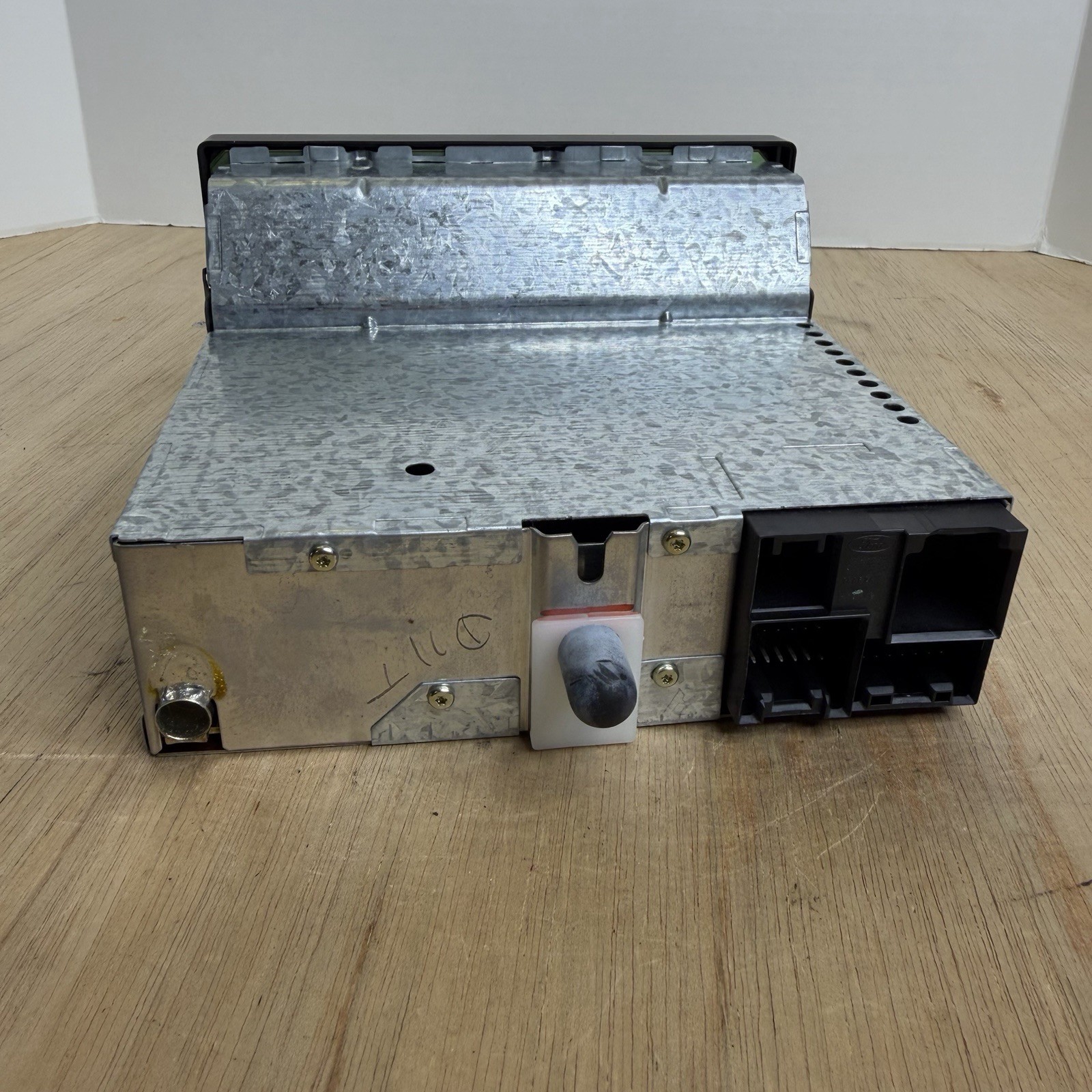 2003 2004 FORD F150 GEUNINE OEM AM/FM CASSETTE RADIO 3L3T-19B132-AA