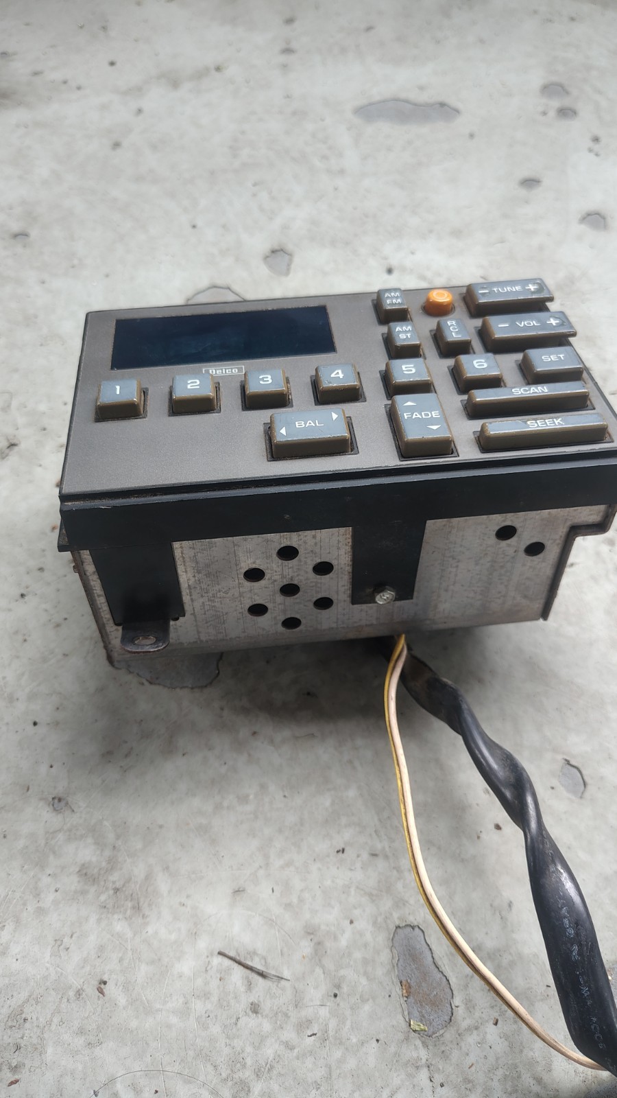1988-1994 Chevy GMC Silverado Sierra Suburban Am/FM Radio Head Unit 16141385