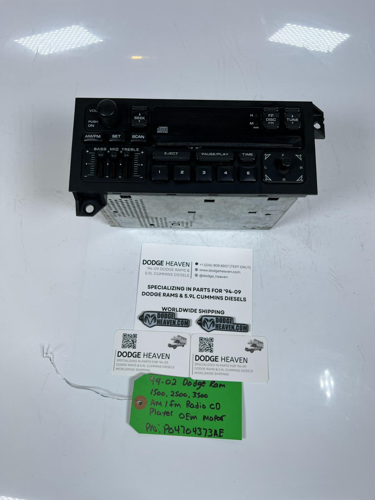 OEM Mopar 1994-2002 Dodge Ram AM / FM Radio CD Player P04704373AE